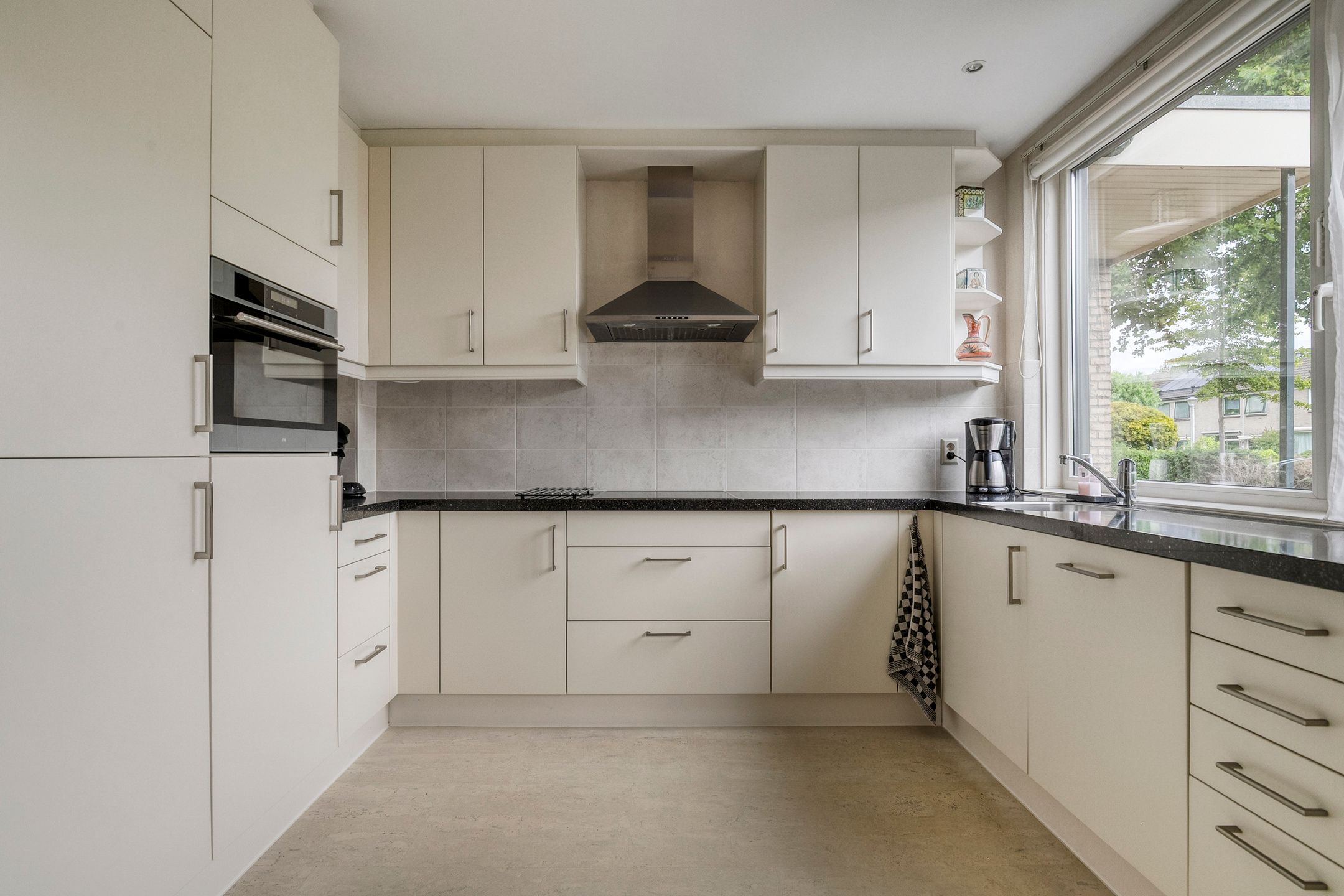 Foto 12 van Weegbreestraat 36