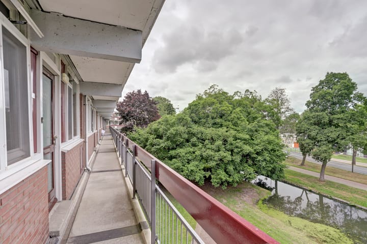 Photo 7 of Johannes Poststraat 151