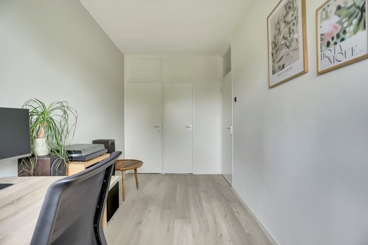 Photo 19 of Johannes Poststraat 151