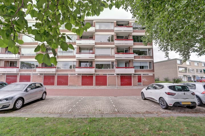 Photo 27 of Johannes Poststraat 151