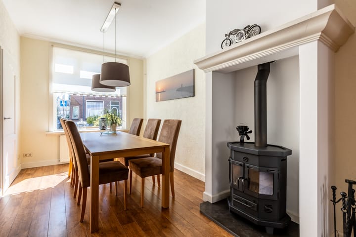 Photo 3 of Wilhelminastraat 17