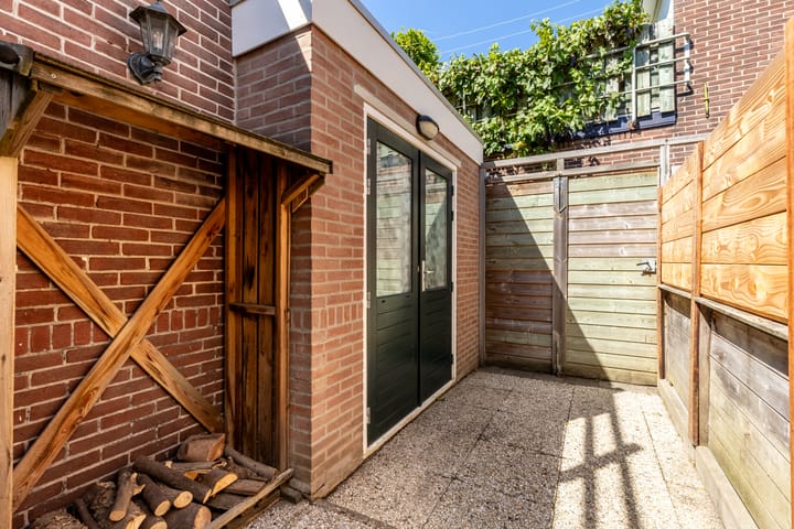 Photo 4 of Wilhelminastraat 17