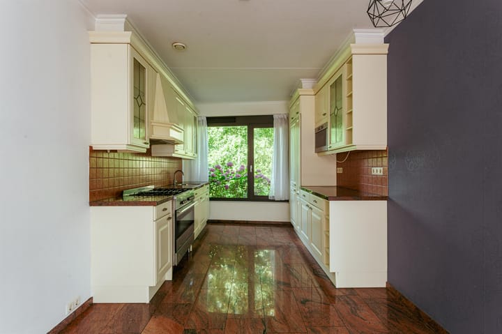 Photo 15 of Valkkoogstraat 6