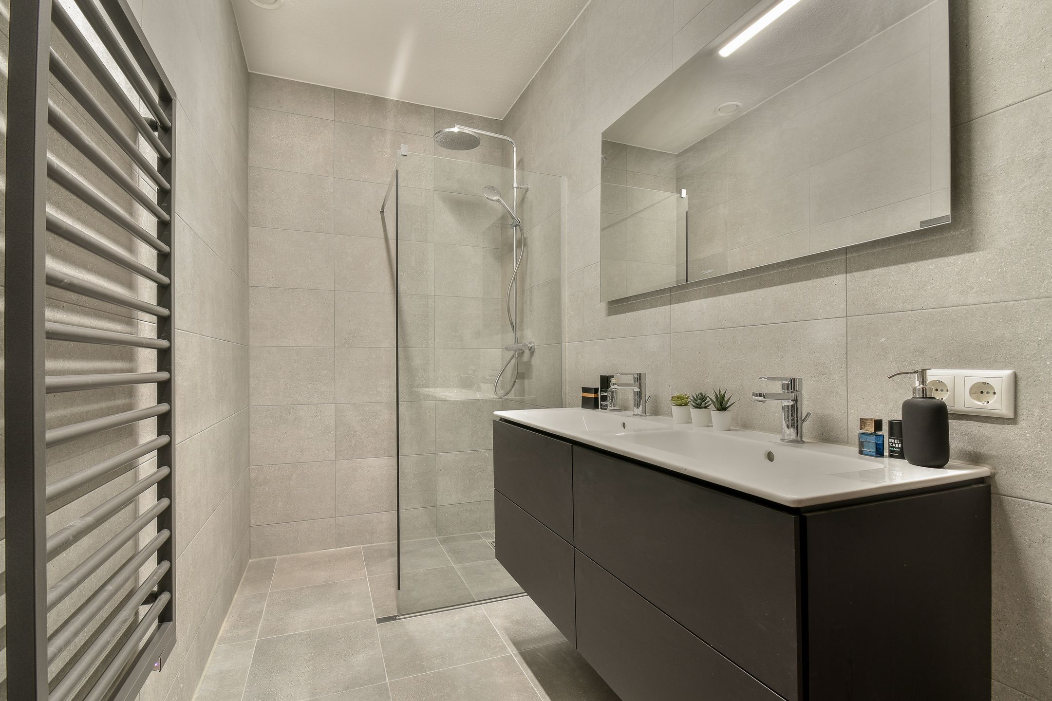 Foto 18 van Niemeyerstraat 81