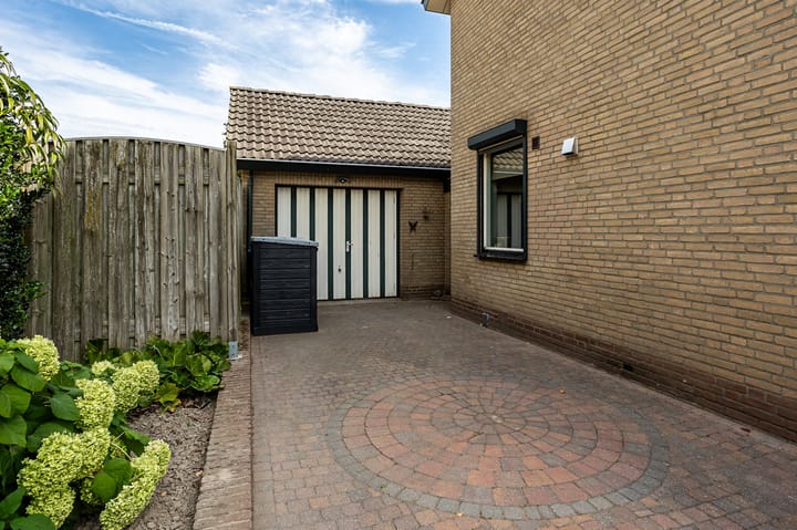 Foto 42 van Lijsterbesstraat 2