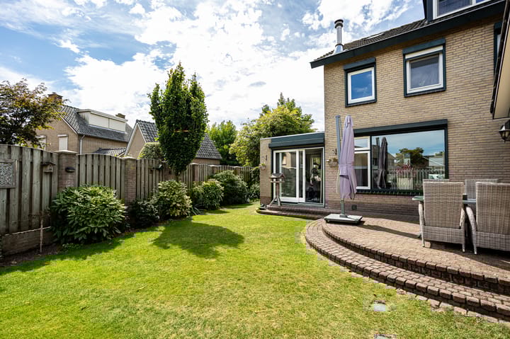 Foto 45 van Lijsterbesstraat 2