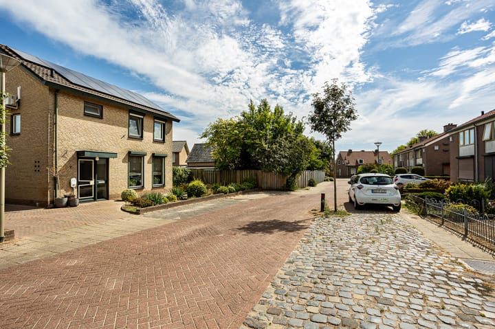 Foto 49 van Lijsterbesstraat 2