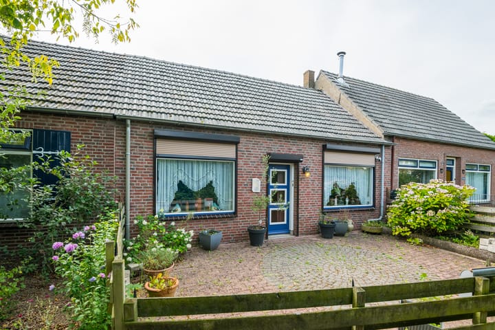 Foto 1 van Bovensteenakkers 9