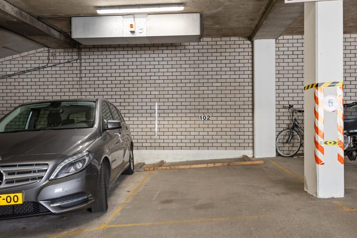 Foto 27 van Hugo de Grootstraat 102