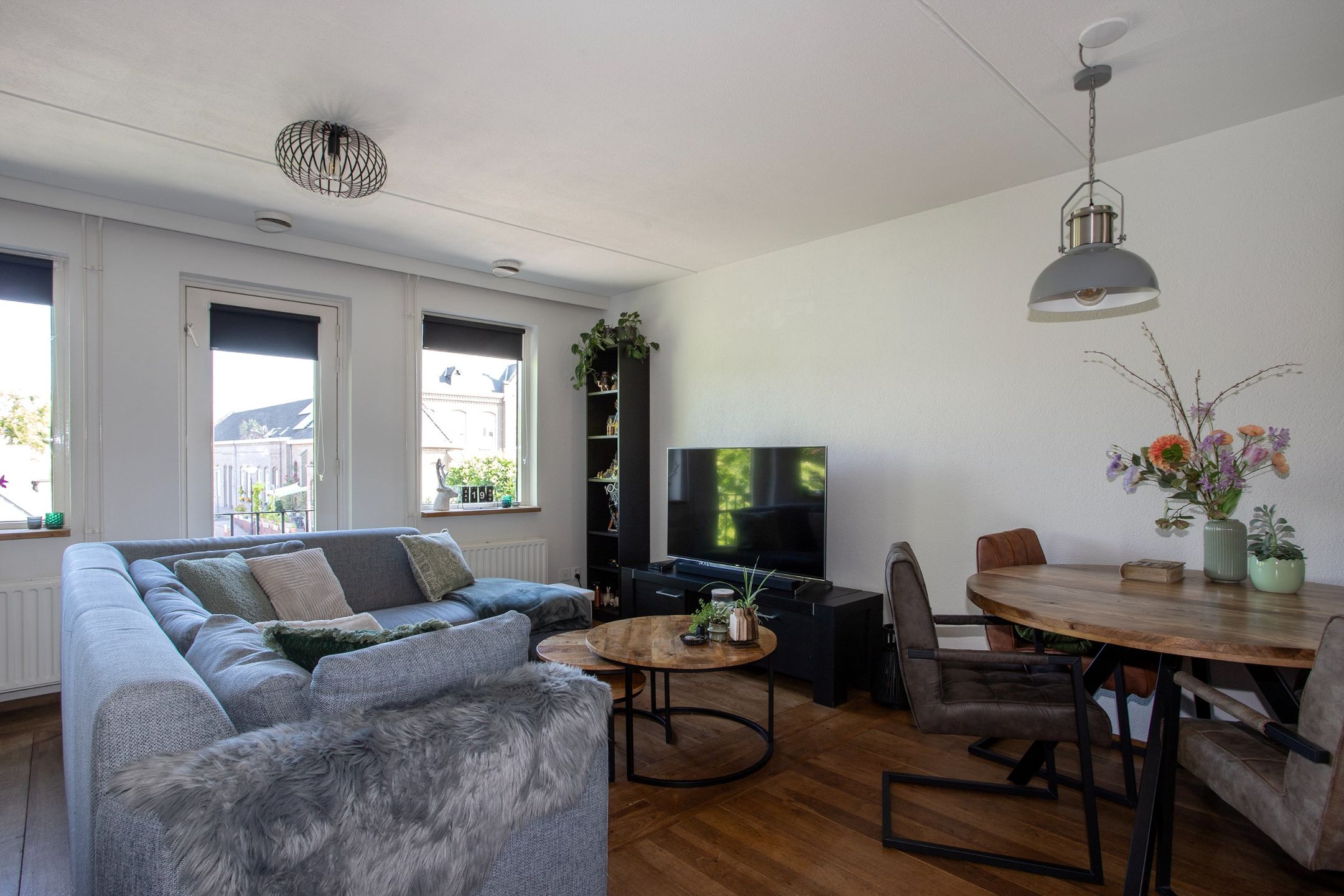 Foto 6 van Burg. Van Houdtplein 16