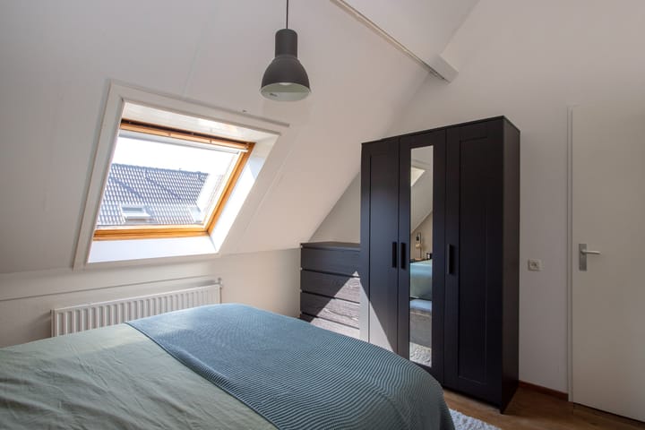 Foto 11 van Burg. Van Houdtplein 16