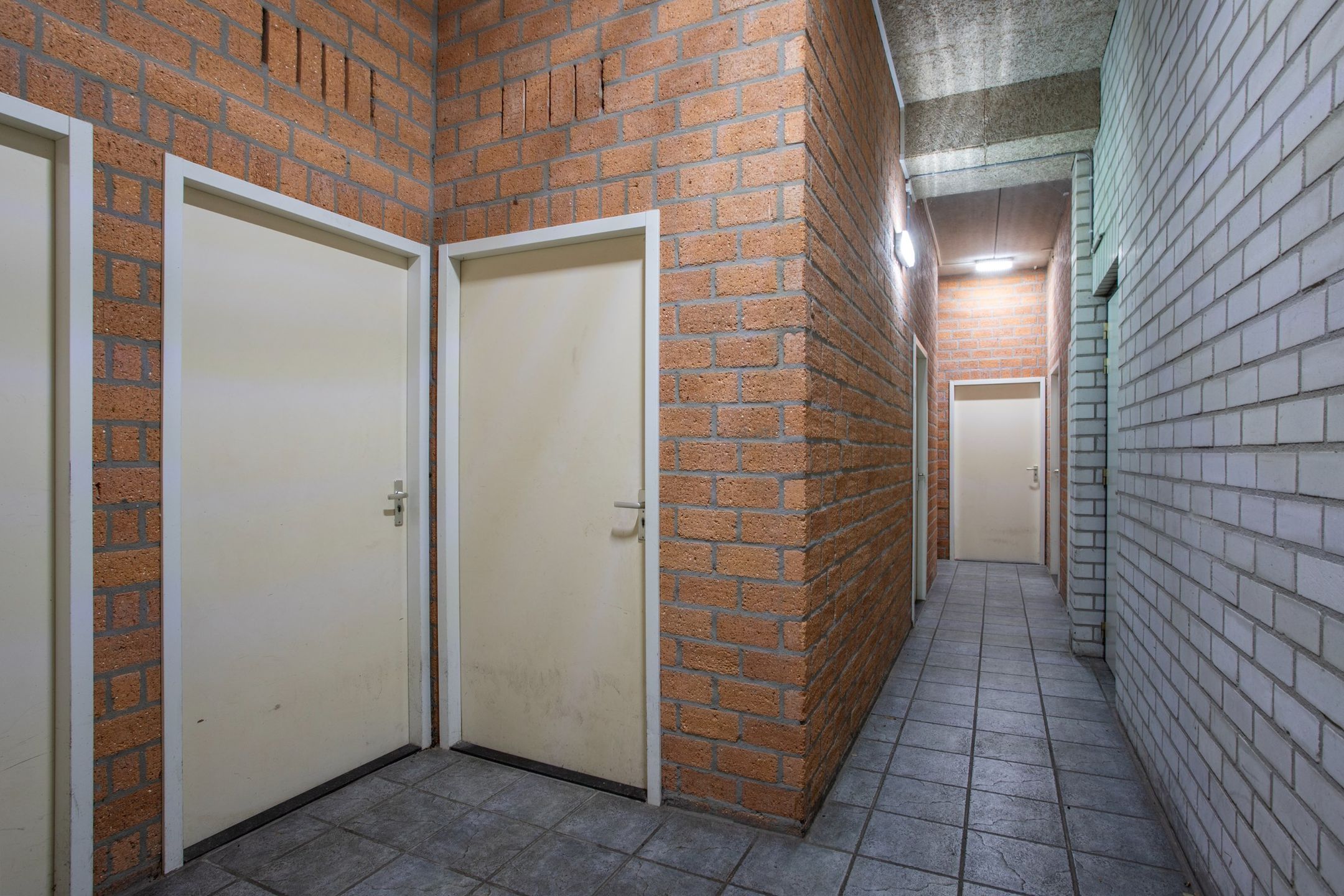 Foto 18 van Burg. Van Houdtplein 16