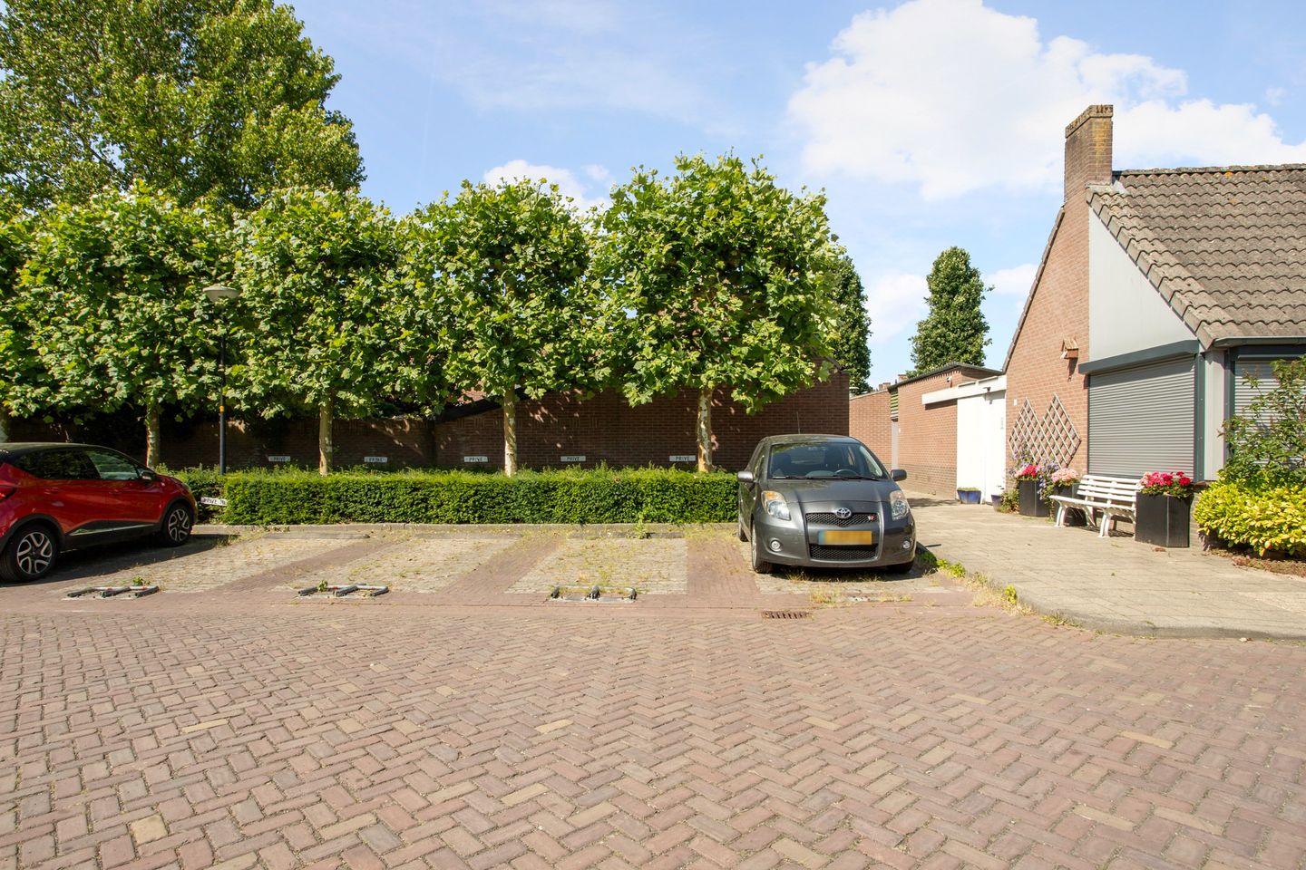 Foto 20 van Burg. Van Houdtplein 16