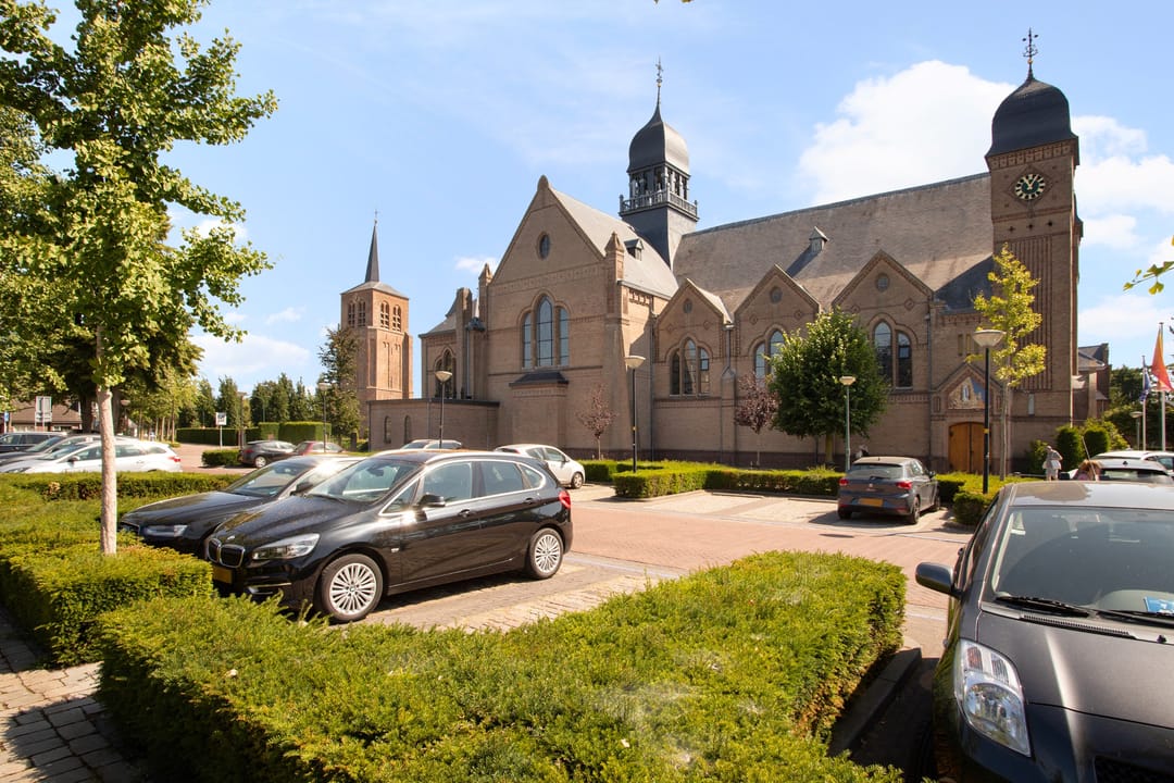 Foto 22 van Burg. Van Houdtplein 16