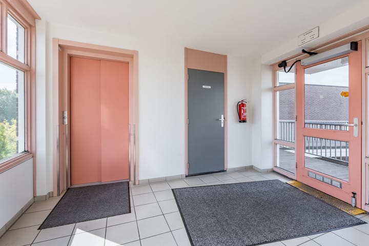 Foto 3 van Schutsplein 90