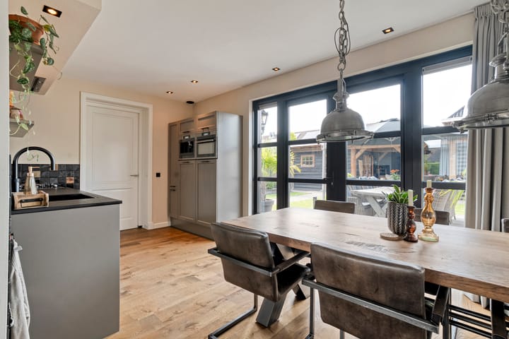 Foto 11 van Capellastraat 10