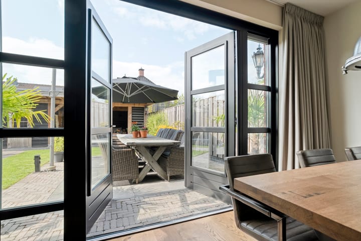 Foto 12 van Capellastraat 10