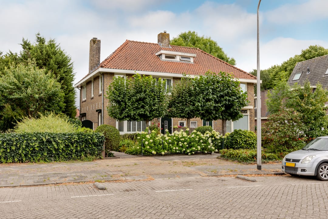 Photo 1 of Spoorstraat 62