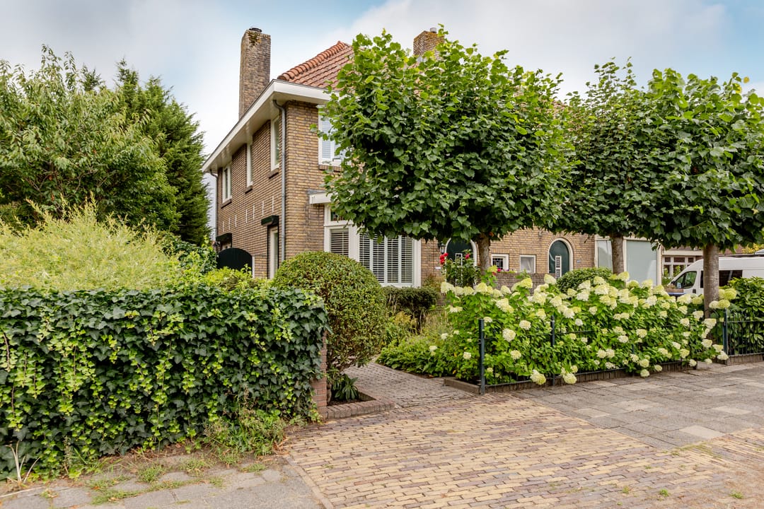 Photo 76 of Spoorstraat 62