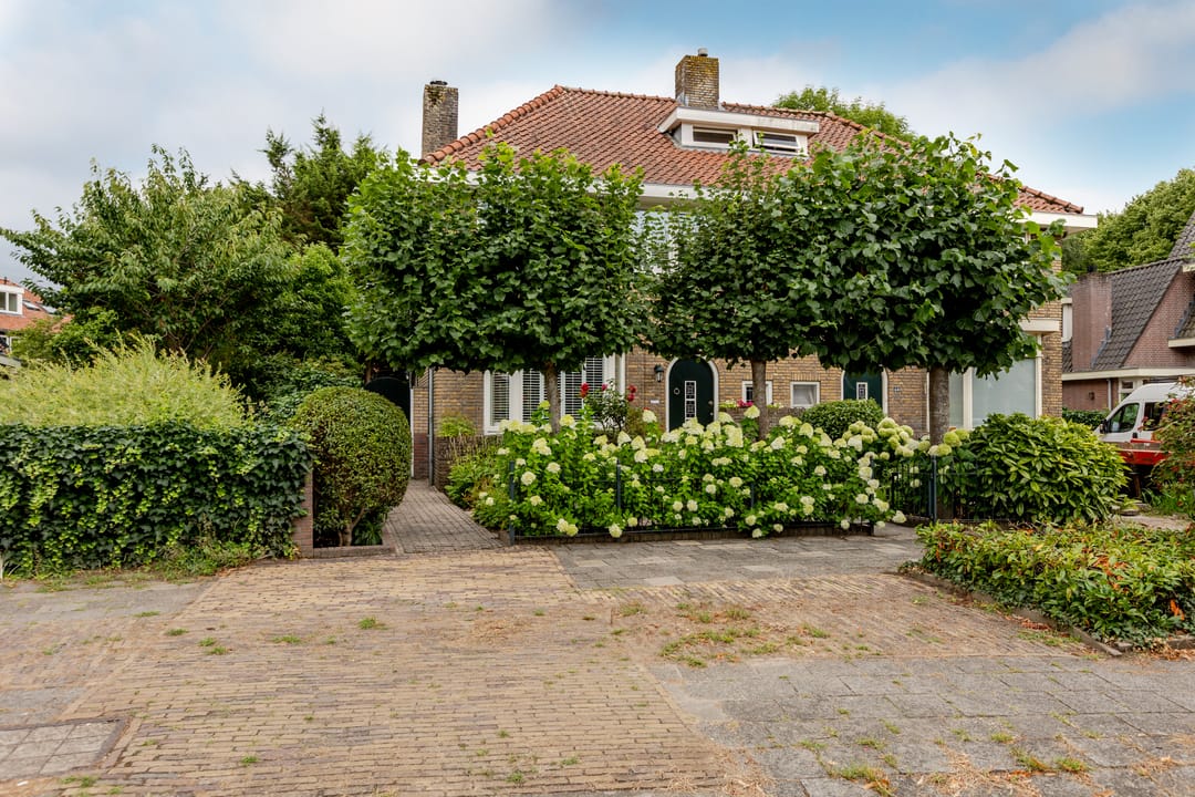 Photo 77 of Spoorstraat 62