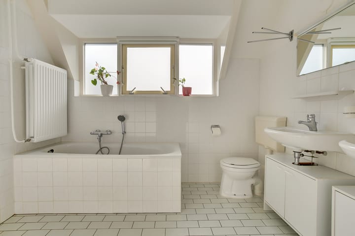 Photo 20 of Corridor 28