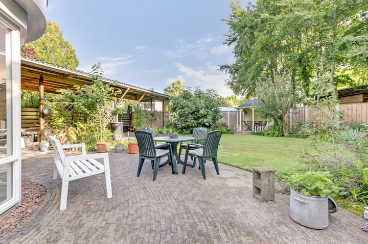 Photo 28 of Corridor 28