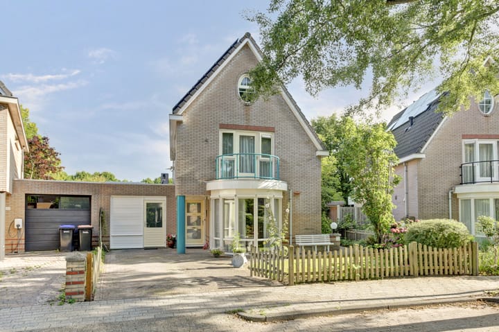 Photo 36 of Corridor 28