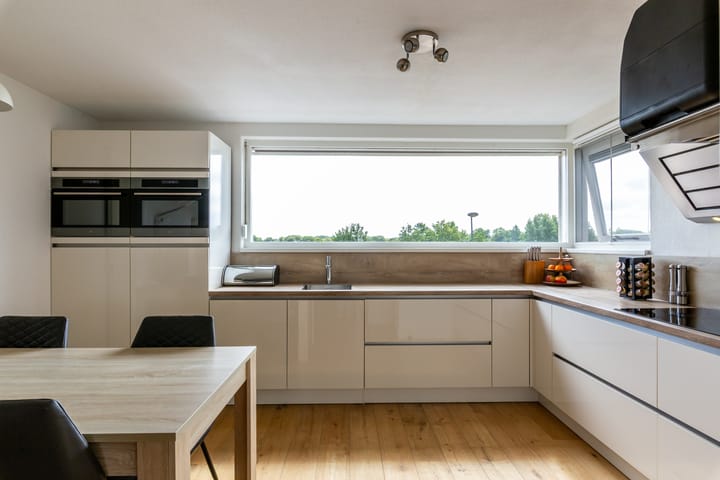 Photo 2 of Vliegent Hert 224