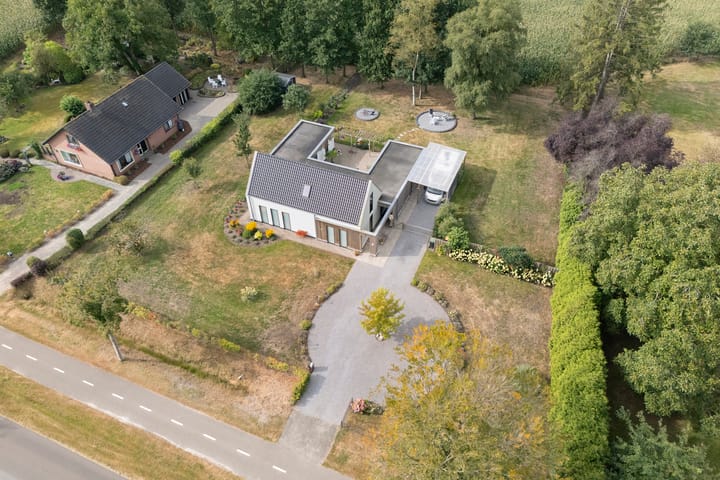 Photo 8 of Burgemeester Wynoldyweg 10