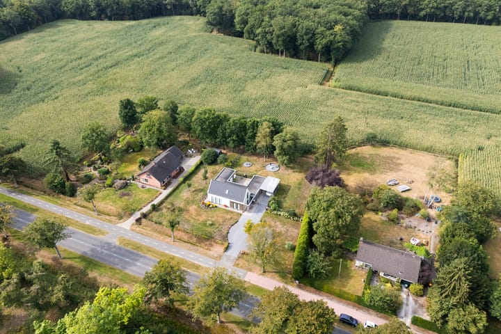 Photo 10 of Burgemeester Wynoldyweg 10