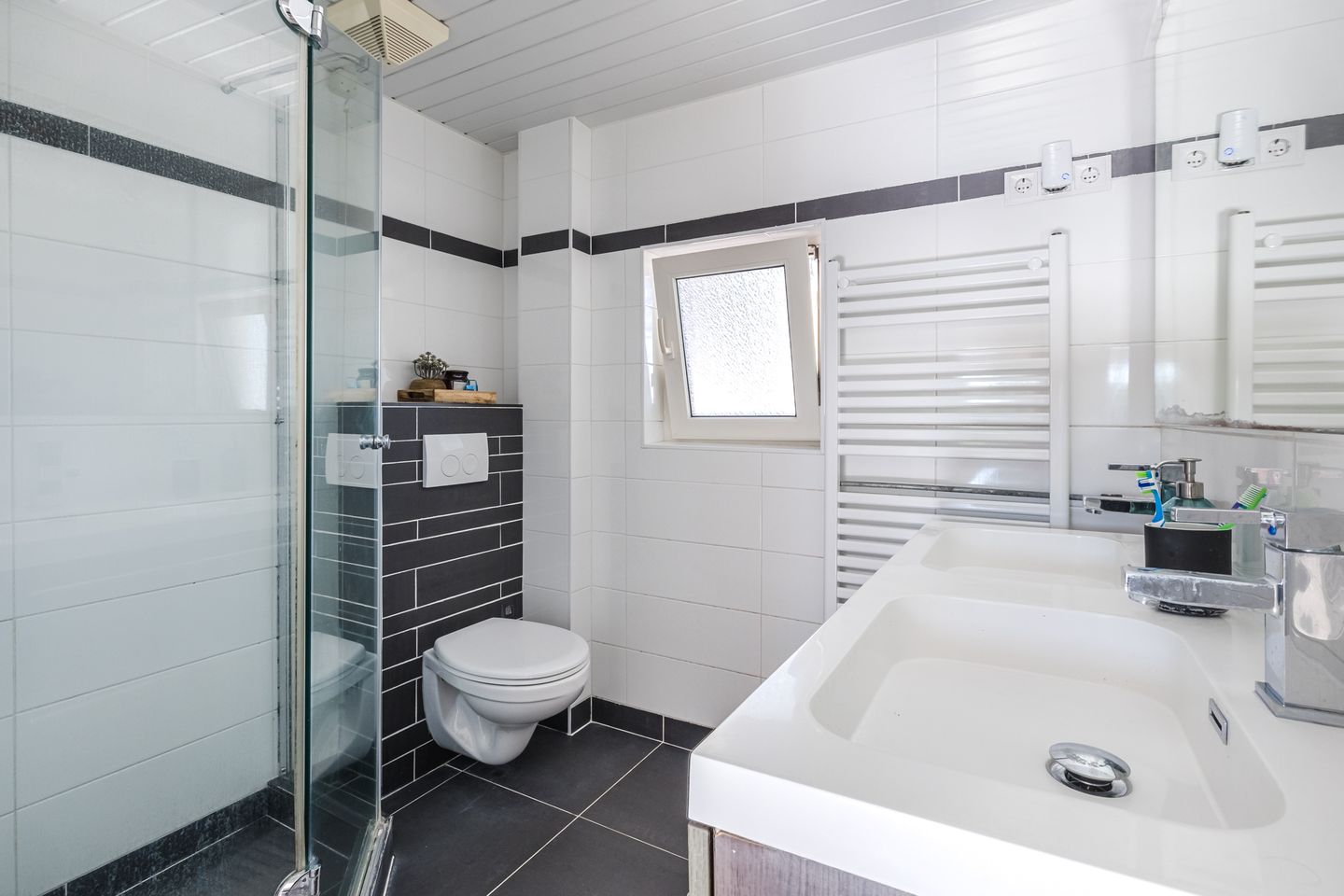 Foto 19 van Comm d Vos v Steenwijklaan 72