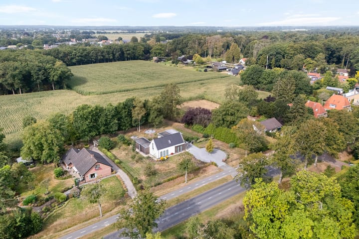 Photo 11 of Burgemeester Wynoldyweg 10