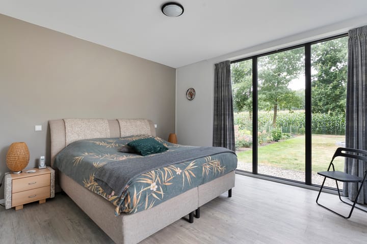 Photo 36 of Burgemeester Wynoldyweg 10