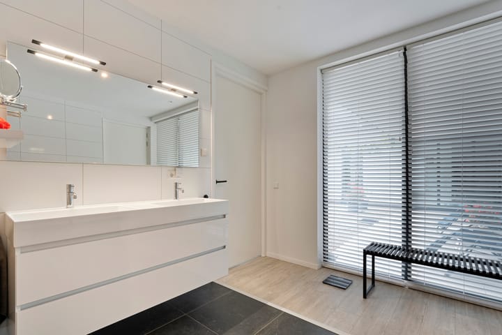 Photo 41 of Burgemeester Wynoldyweg 10