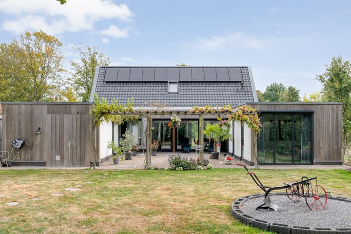 Photo 56 of Burgemeester Wynoldyweg 10