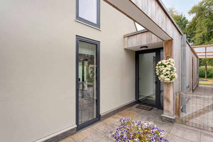 Photo 62 of Burgemeester Wynoldyweg 10