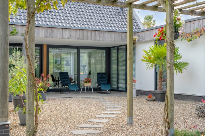 Photo 64 of Burgemeester Wynoldyweg 10