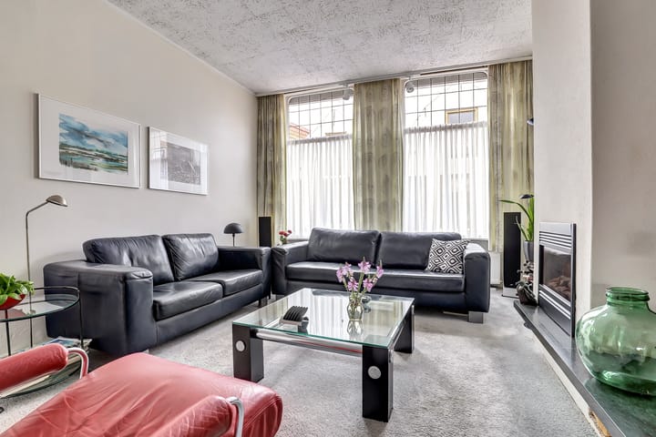 Photo 9 of Verrenieuwstraat 36