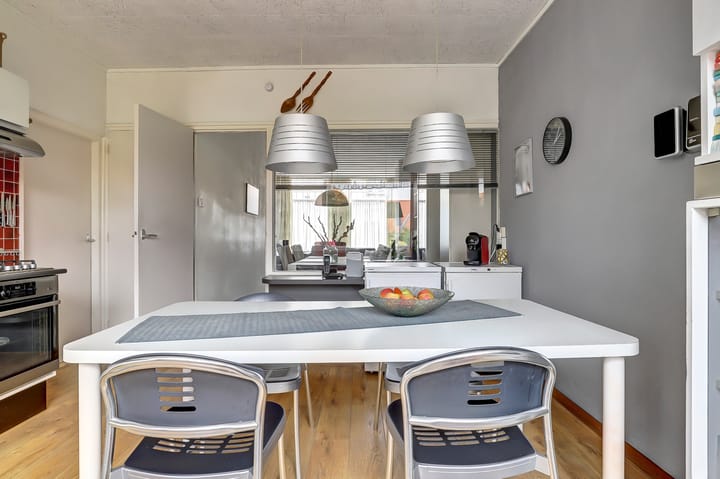 Photo 18 of Verrenieuwstraat 36