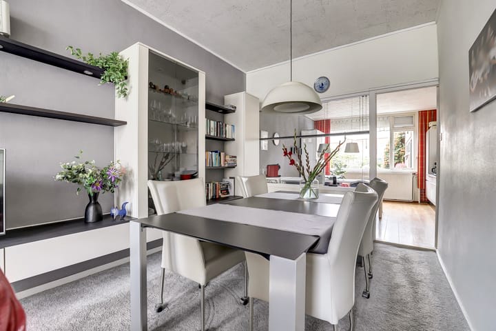 Photo 14 of Verrenieuwstraat 36