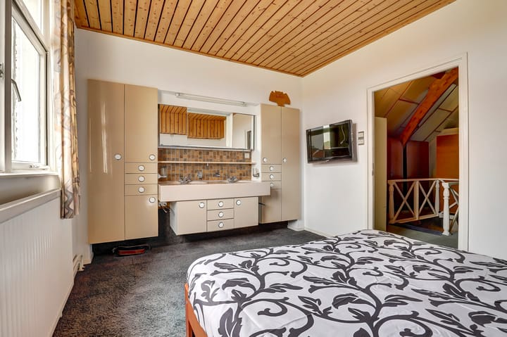 Photo 27 of Verrenieuwstraat 36