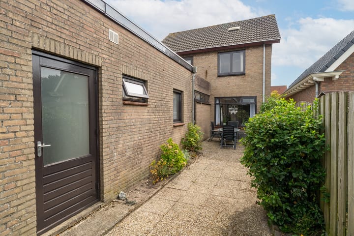 Photo 31 of van der Duinstraat 30