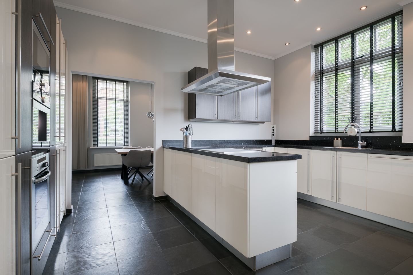 Foto 19 van Spoorstraat 33