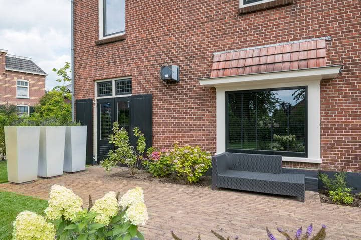 Foto 61 van Spoorstraat 33