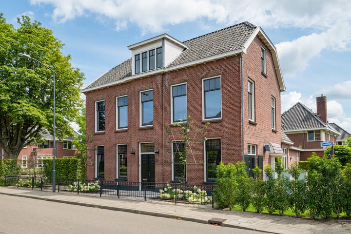 Foto 66 van Spoorstraat 33