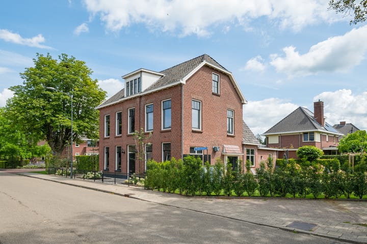 Foto 68 van Spoorstraat 33