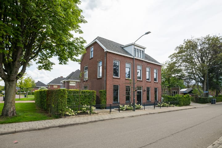 Foto 70 van Spoorstraat 33