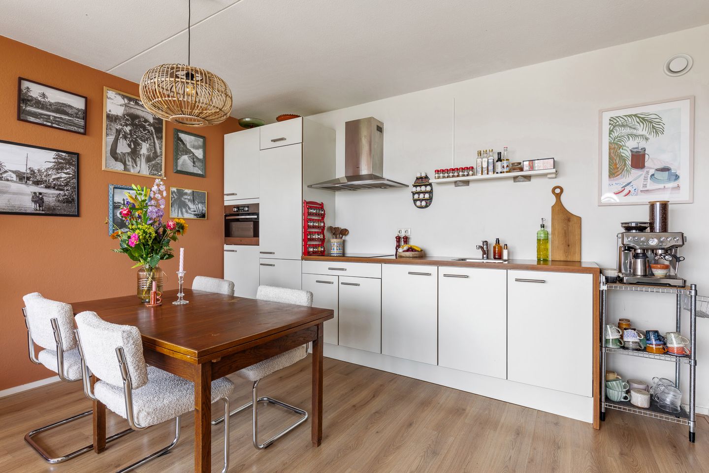 Photo 10 of Heutinkstraat 53