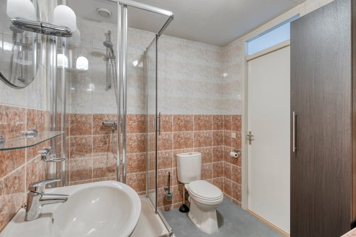 Photo 12 of Justpier 104