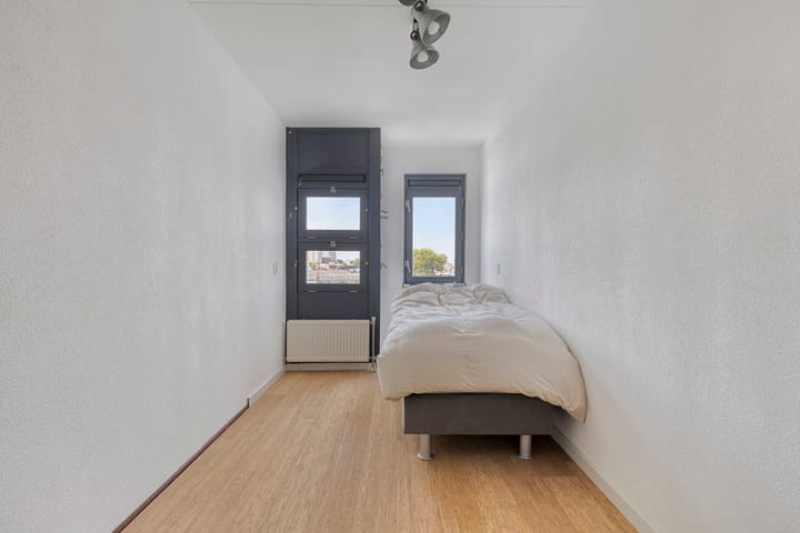 Photo 15 of Justpier 104